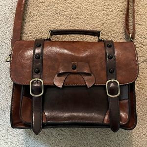 Ecosusi Faux Leather Bow Messenger Bag. NWOT